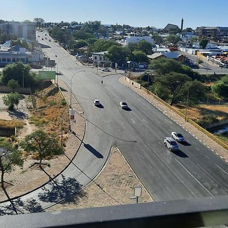 Kingelph Home-Stay Windhoek Dış mekan fotoğraf