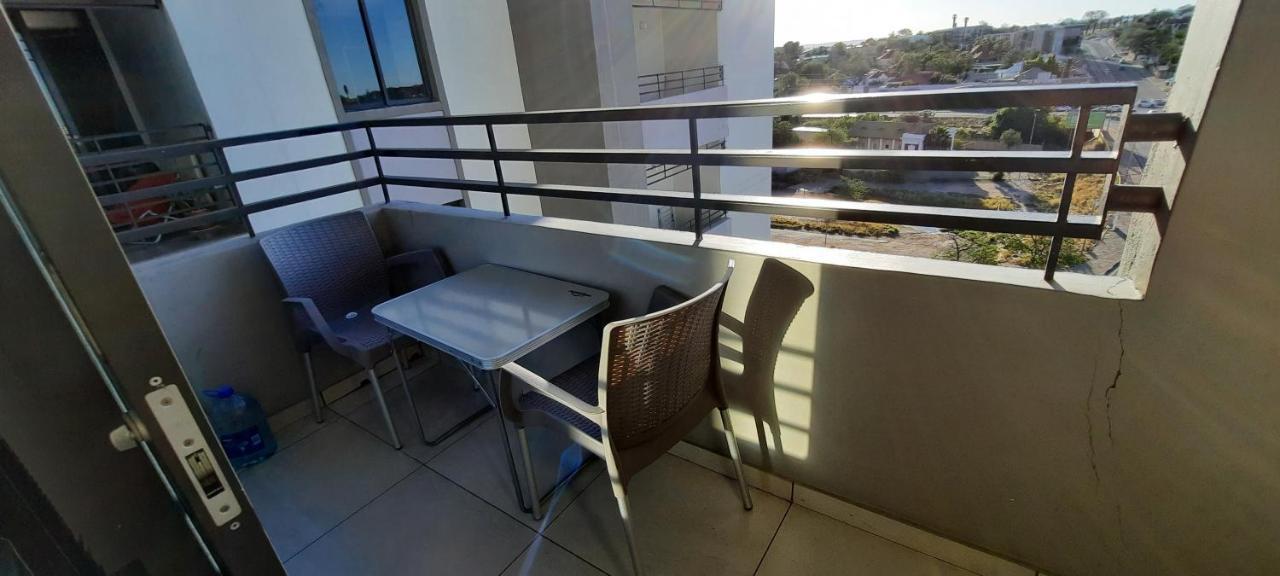 Kingelph Home-Stay Windhoek Dış mekan fotoğraf